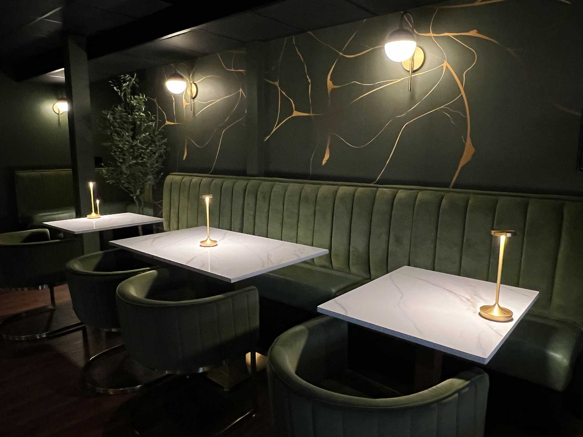 La Piazza Lounge image (tables with candles)